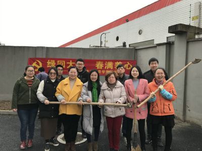 春回大地，春滿養(yǎng)心學(xué)雷鋒植樹活動(dòng)